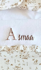 Nid d’ange bébé personnalisé – Fleur de coton