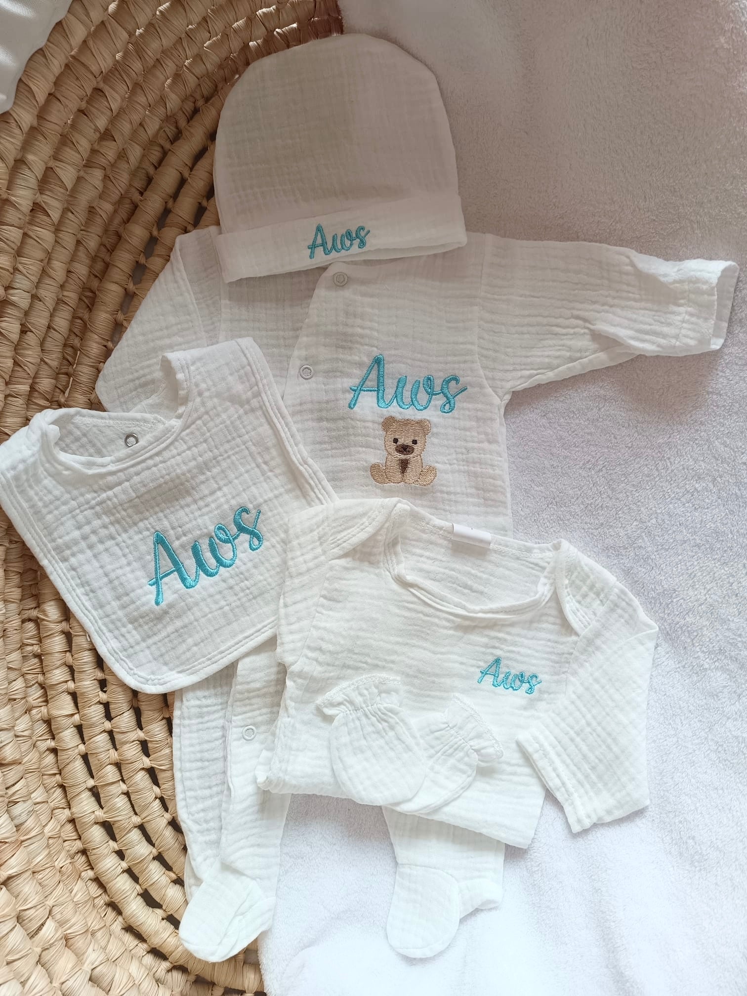 Personalized newborn baby sleepsuit – 5-piece cotton gauze set