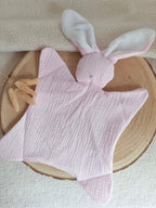 Doudou lapin avec oreilles polaire blanche gaze de coton rose