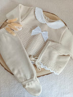 Ensemble complet beige/blanc avec noeud satiné blanc 0/3 mois