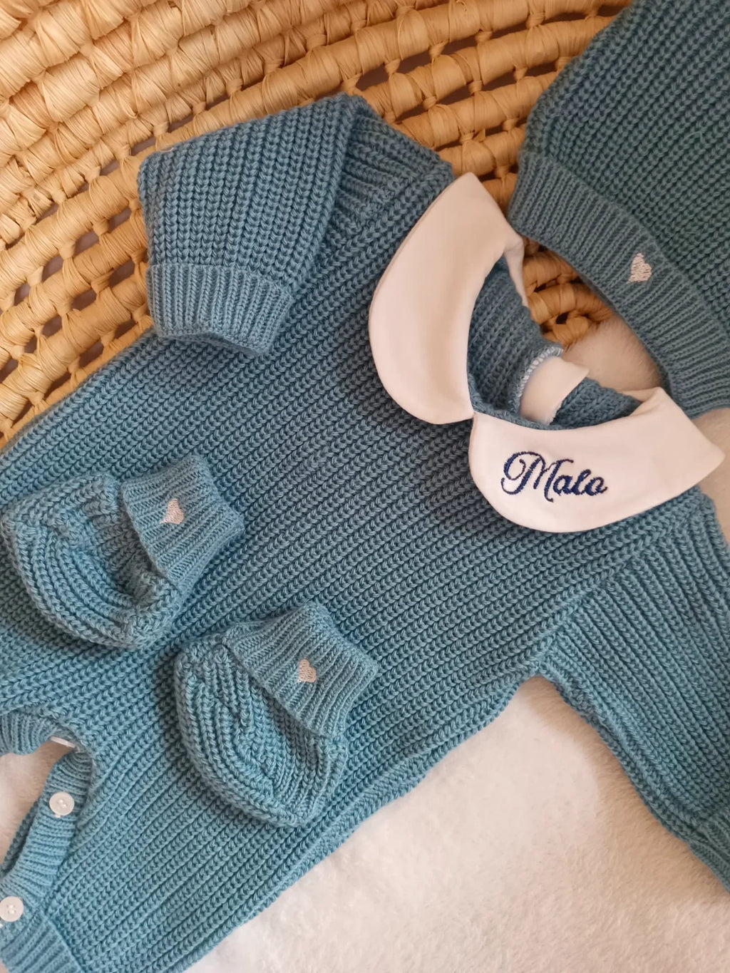 Combinaison naissance personnalisée en maille avec col – ensemble 3 pièces
