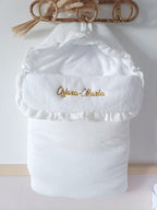 Nid d'ange en gaze de coton et polaire blanc