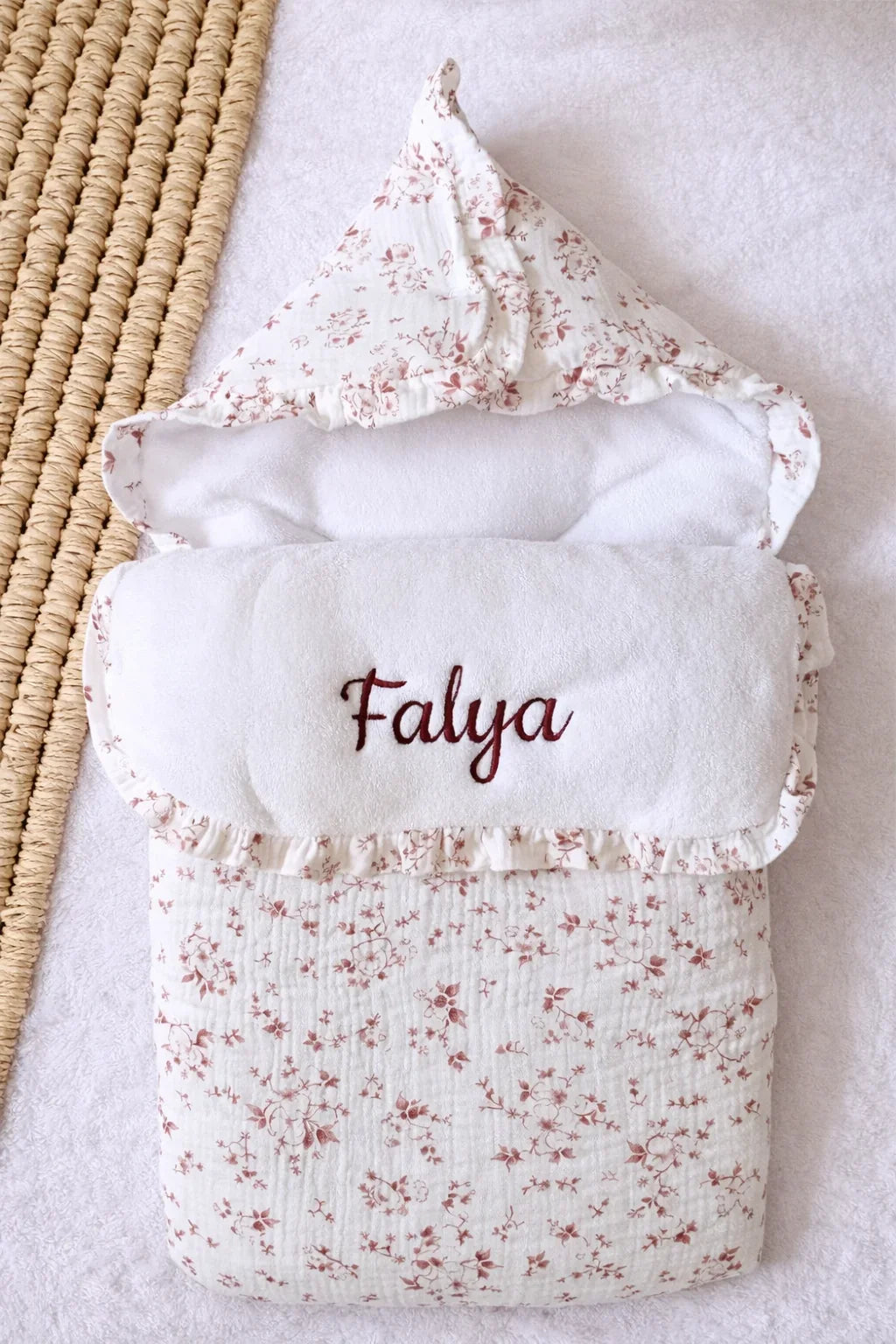 Nid d’ange bébé personnalisé – Fleur de coton