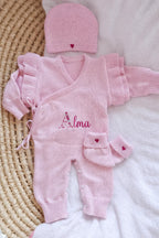 Combinaison naissance personnalisée à volants 100% coton – ensemble 3 pièces