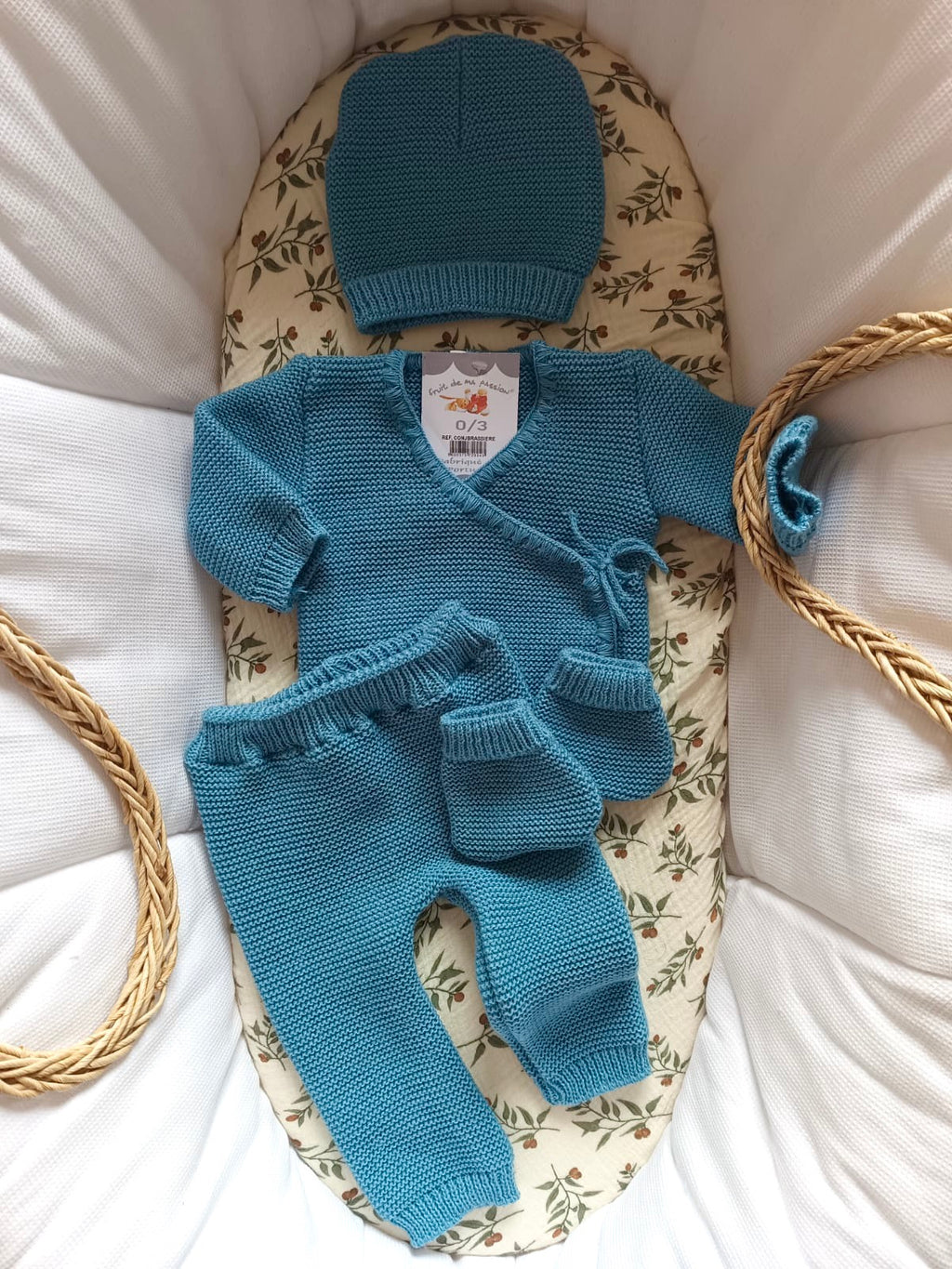 Tenue naissance 0/3 mois en maille bleu - personnalisable